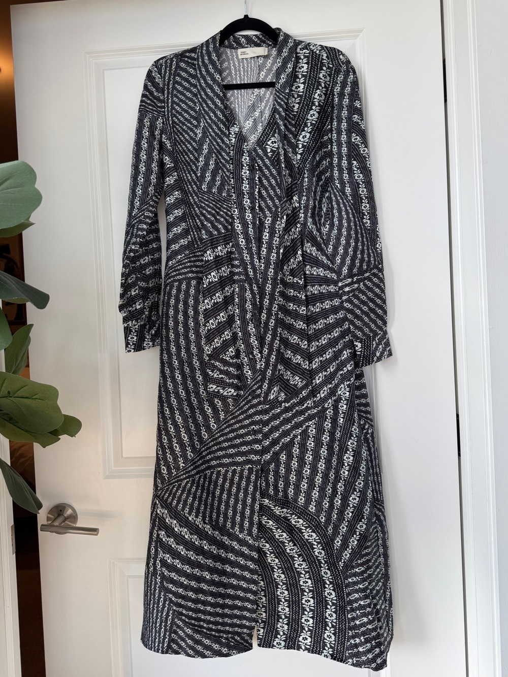 Tory Burch Printed Bow Blouse Dress in Black Warped Lace - Size 6